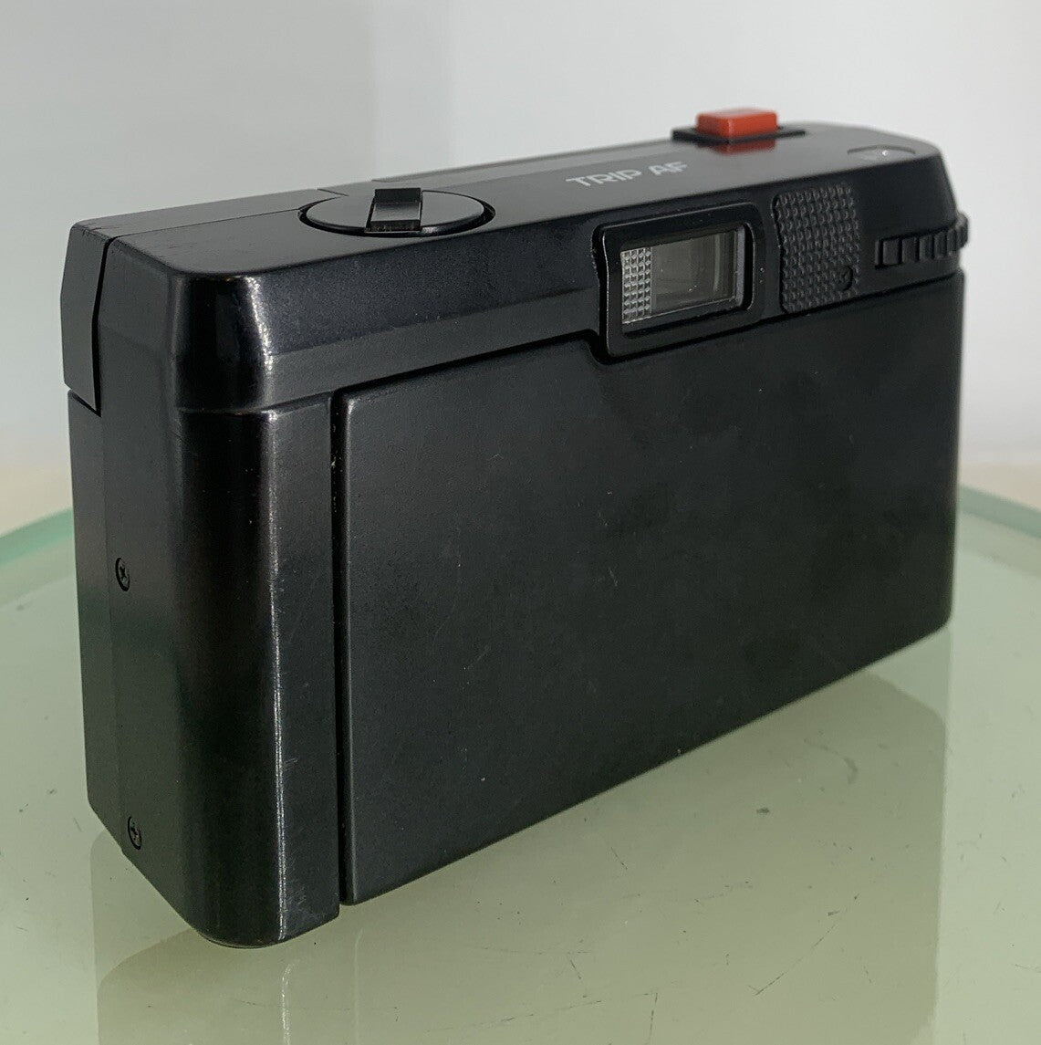 Olympus Trip AF ZUIKO BLACK POINT AND SHOOT FILM CAMERA NO BATTERY TESTED - 8414