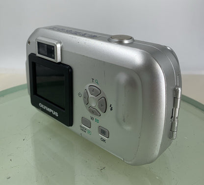 Olympus Camedia C-160 Digital Camera SILVER NO CHARGER NO CARD TESTED - 5366