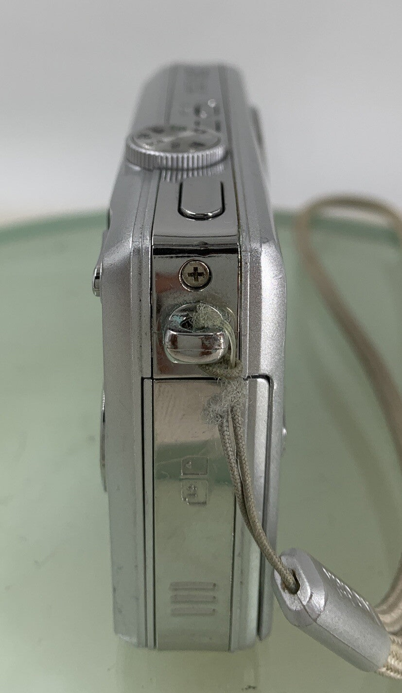 Kodak COMPACT DIGITAL CAMERA EasyShare M863 8.2MP SILVER NO CHARGER Tested - 5197