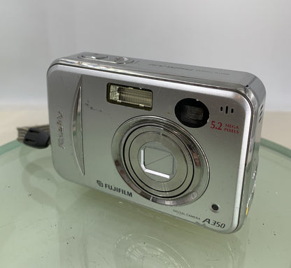 Fujifilm FinePix A350 5.2 Mega Pixel Digital Camera SILVER - TESTED - 8841