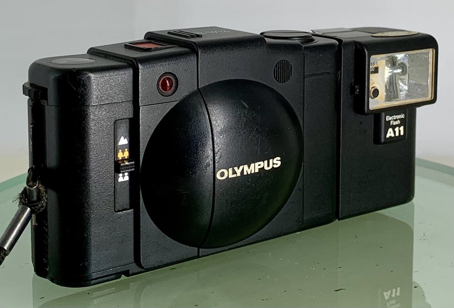 OLYMPUS XA2 Electronic Flash A11 D.ZUIKO 35mm f3.5 TESTED  POINT & SHOOT CAMERA0
