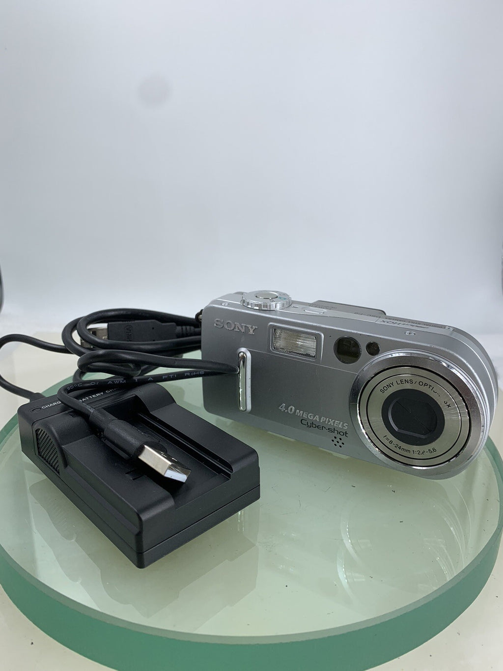 SONY Cybershot DSC-P9 Digital Camera SILVER 4MP + CHARGER + WIRE TESTED - 6800