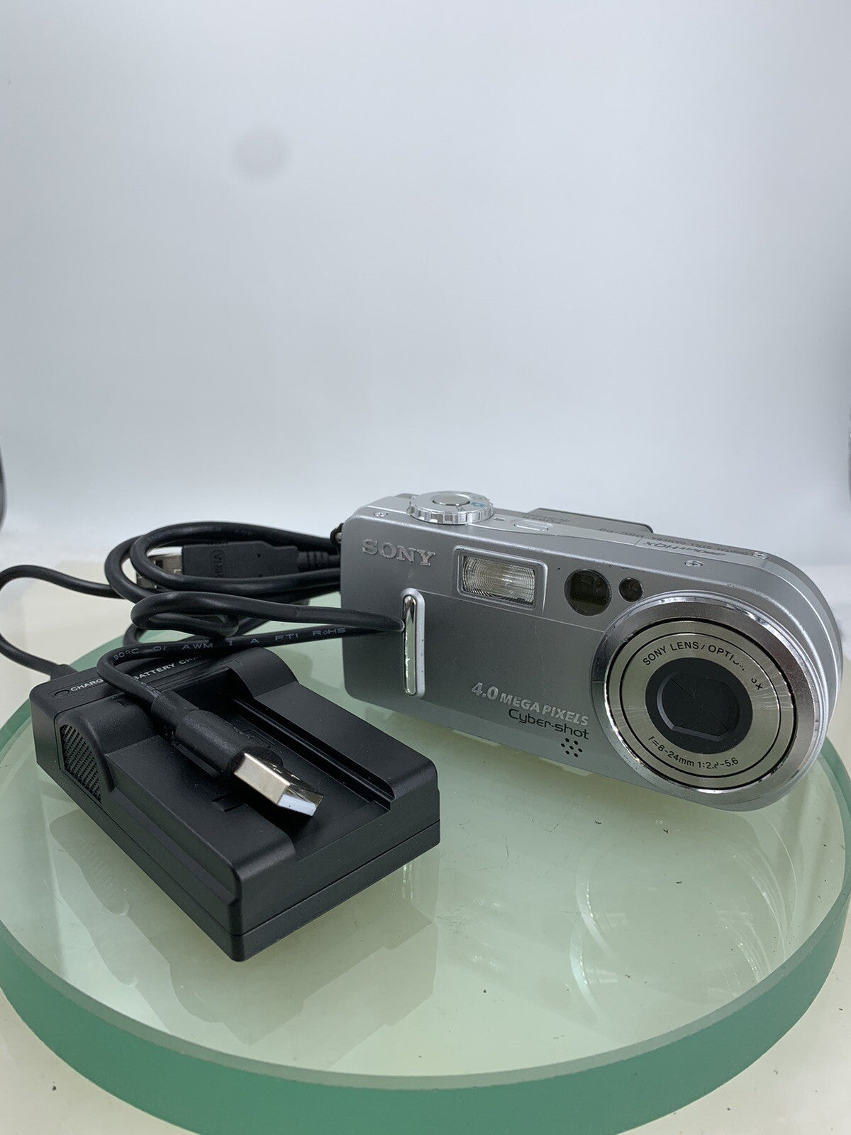 SONY Cybershot DSC-P9 Digital Camera SILVER 4MP + CHARGER + WIRE TESTED - 6800