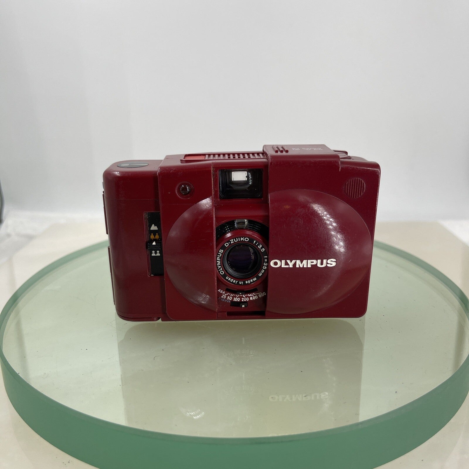 Rare Red Olympus XA 2 COMPACT FILM CAMERA w/ D. Zuiko 35mm F/3.5 Lens TESTED 9201