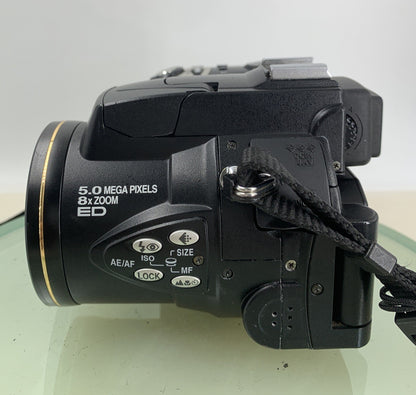 Nikon COOLPIX S700 DIGITAL CAMERA WITH CHARGER BLACK 5.0 MP 8X ZOOM TESTED - 2683
