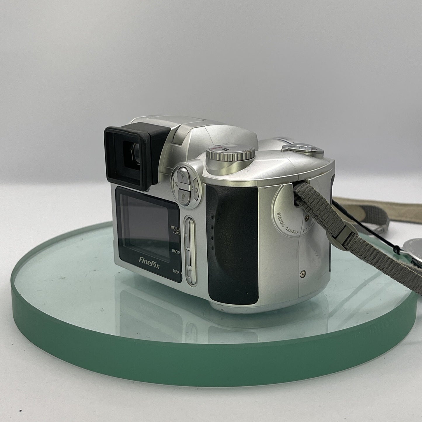 FUJI Fujifilm FinePix S304 DIGITAL CAMERA 3.2 MP LCD SCREEN Tested++++ #875