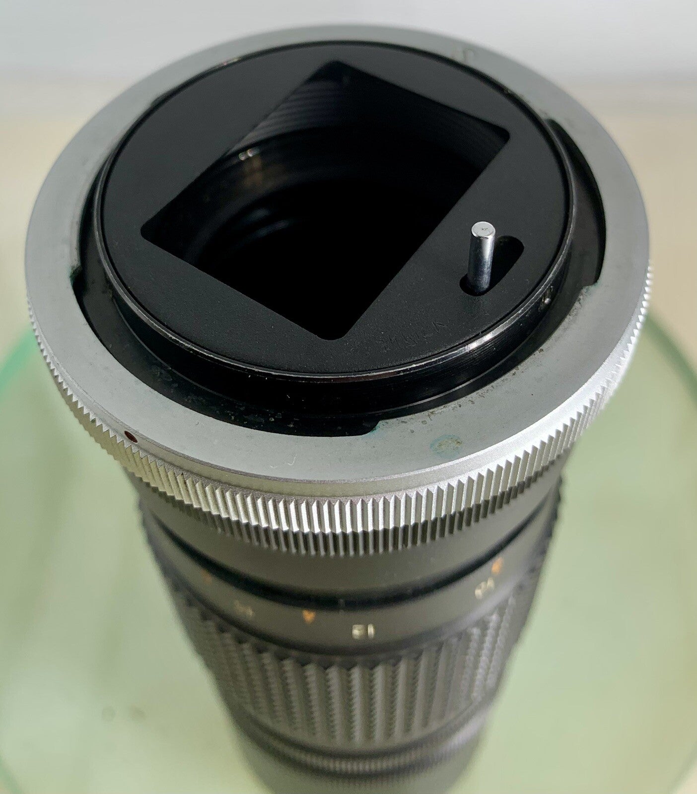 Canon Lens FL 200mm 1:4,5 in extremely good condition FD Comes with case GREAT114