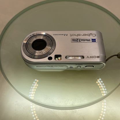 Sony Cybershot DSC-P200 7.2MP Compact Digital Camera Battery+Memory nocharger3238