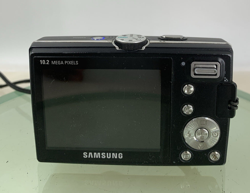 Samsung COMPACT DIGITAL CAMERA P1000 10.2MP BLACK WITH WIRE TESTED - 5485
