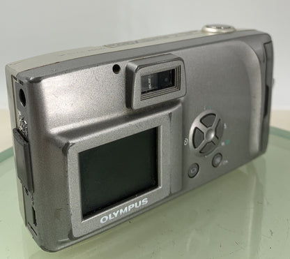Olympus Camedia D-380 2MP Digital Compact Camera SILVER NO CHARGER - TESTED - 94