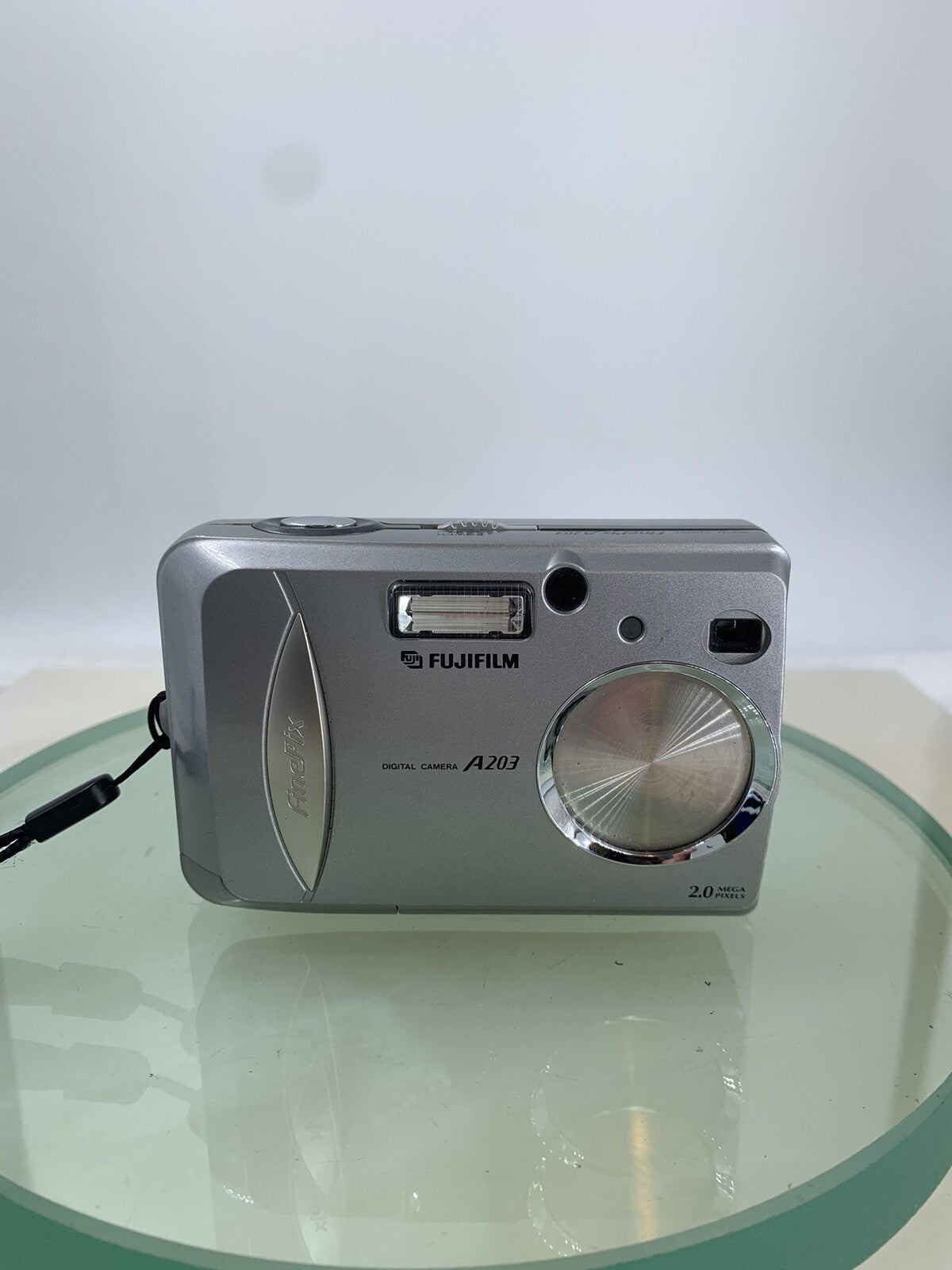 Fujifilm FinePix A203 2.0MP Digital Compact Camera WITH COVER SILVER TESTED - 931