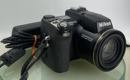 Nikon COOLPIX S700 DIGITAL CAMERA WITH CHARGER BLACK 5.0 MP 8X ZOOM TESTED - 2680