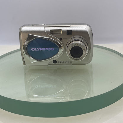 Olympus U-15 Digital Camera 3.2 Mega Pixel Fully tested, Charger #2812