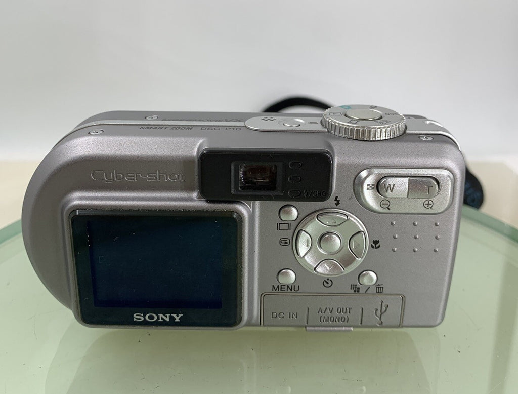 Sony Cybershot DSC-P10 5MP DIGITAL CAMERA SILVER 32MB SD CARD - TESTED - 9094