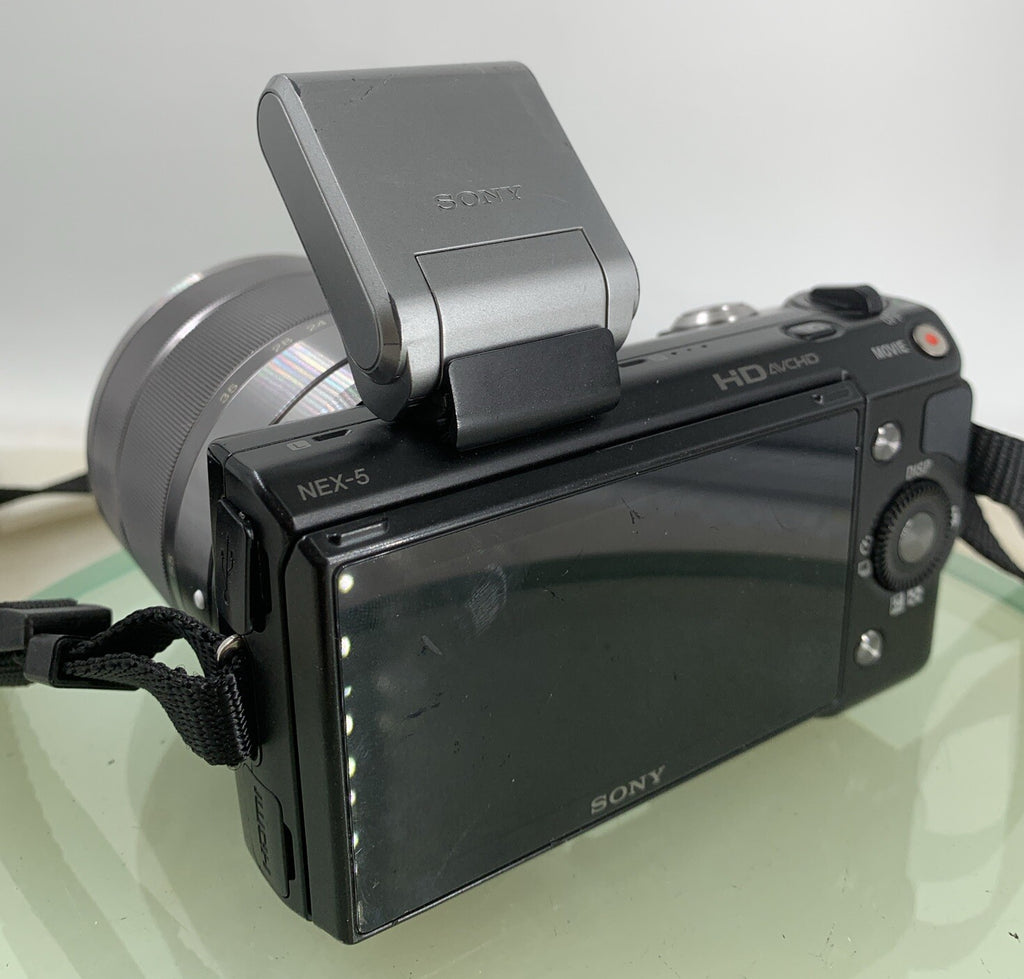 Sony Nex-5 14.2MP CAMERA 18-55mm Lens SILVER+CHARGER+WIRE+8GB CARD TESTED - 4754