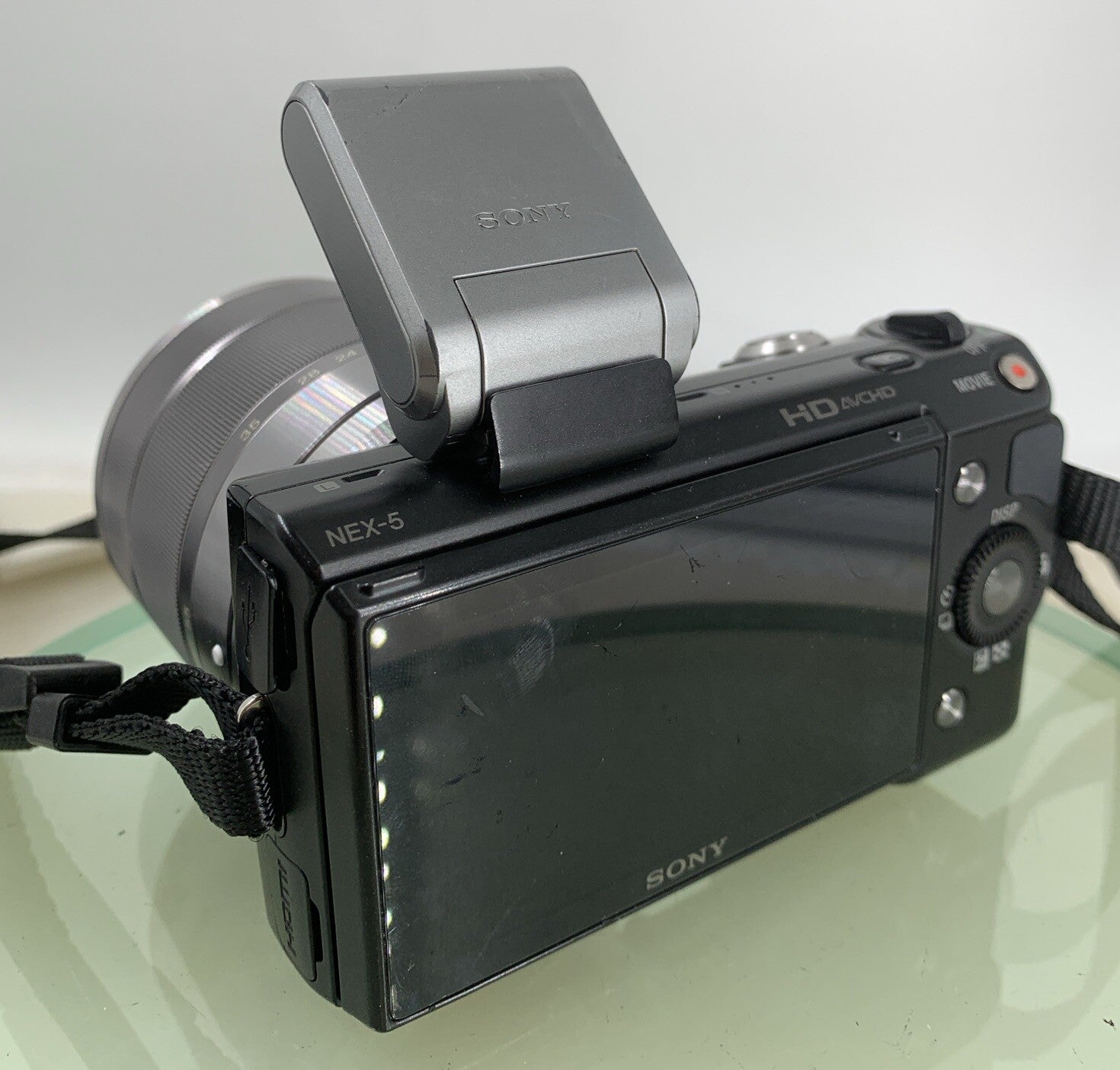 Sony Nex-5 14.2MP CAMERA 18-55mm Lens SILVER+CHARGER+WIRE+8GB CARD TESTED - 4754