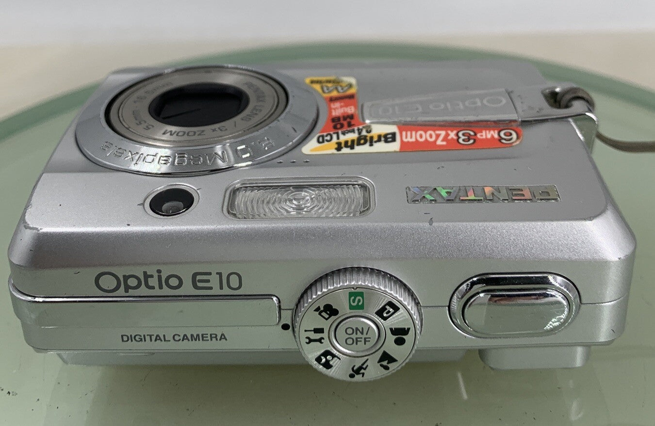 Pentax Optio E10 6.0MP Compact Digital Camera Silver WITH COVER - TESTED - 68