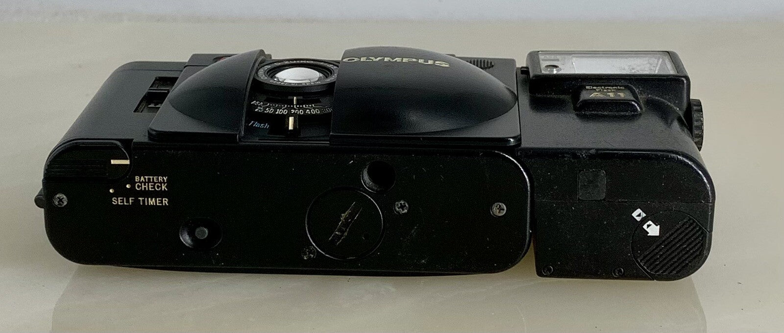 OLYMPUS XA2 Compact Camera 35mm Flash A11 D.ZUIKO 35mm f3.5 TESTED + Case 687