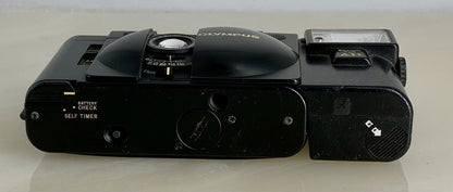 OLYMPUS XA2 Compact Camera 35mm Flash A11 D.ZUIKO 35mm f3.5 TESTED + Case 687