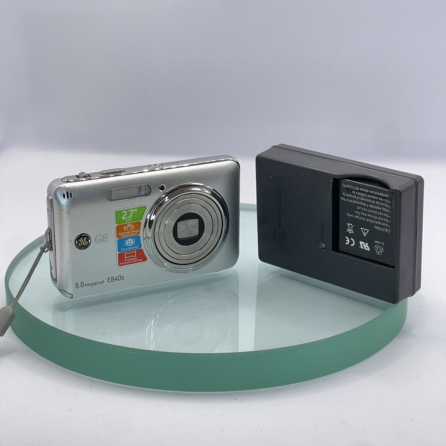 GE E840S DIGITAL CAMERA 8.0 MP 2.7" LCD - Silver, Tested, Charger #6960