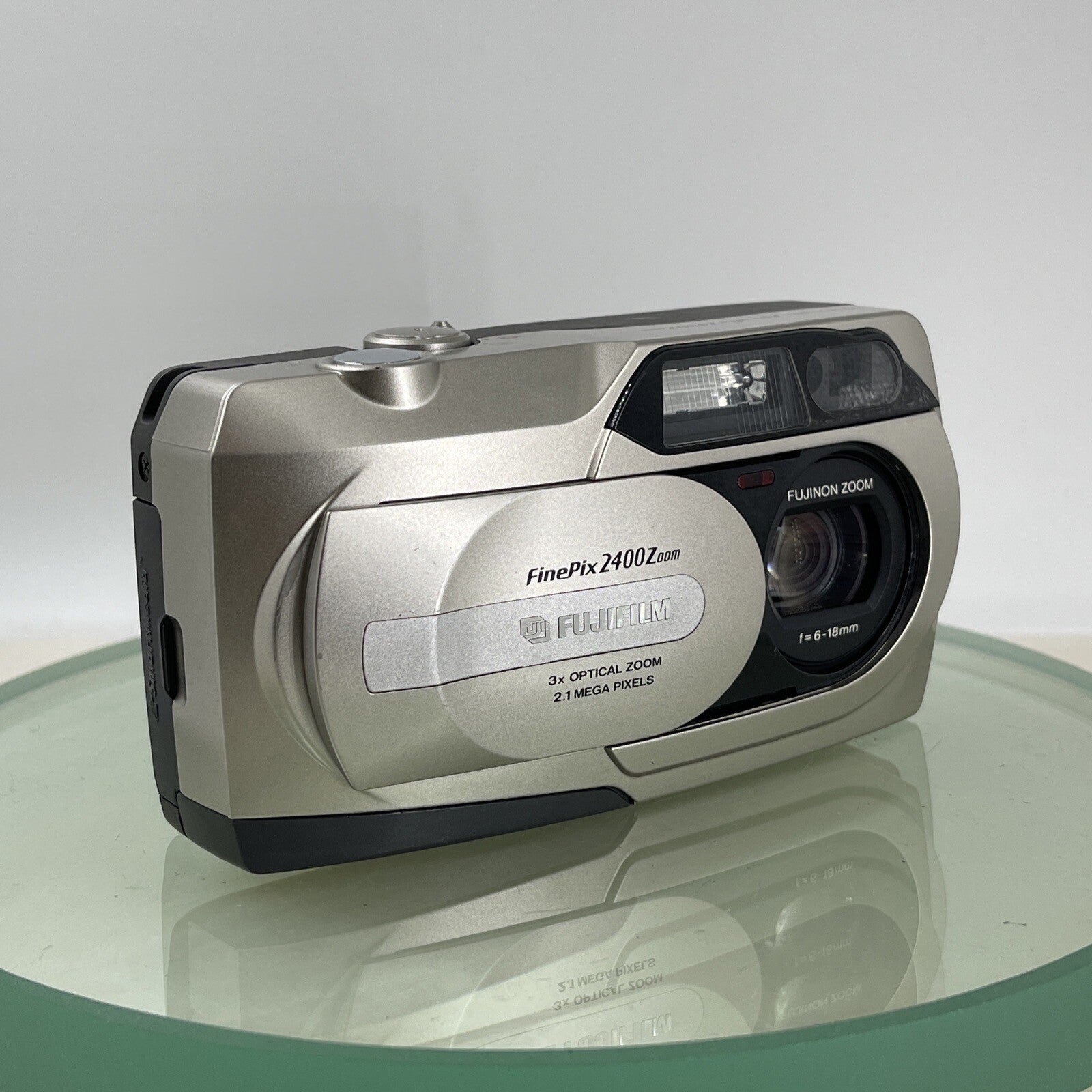 Fujifilm FinePix 2400 Zoom 2.1MP Compact Digital Camera Silver Tested #3220