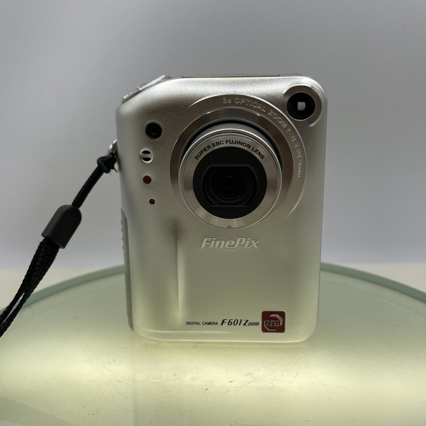 Fujifilm FinePix F601 Zoom 3.1MP Compact Digital Camera (LENS COVER FAULTY) #7194