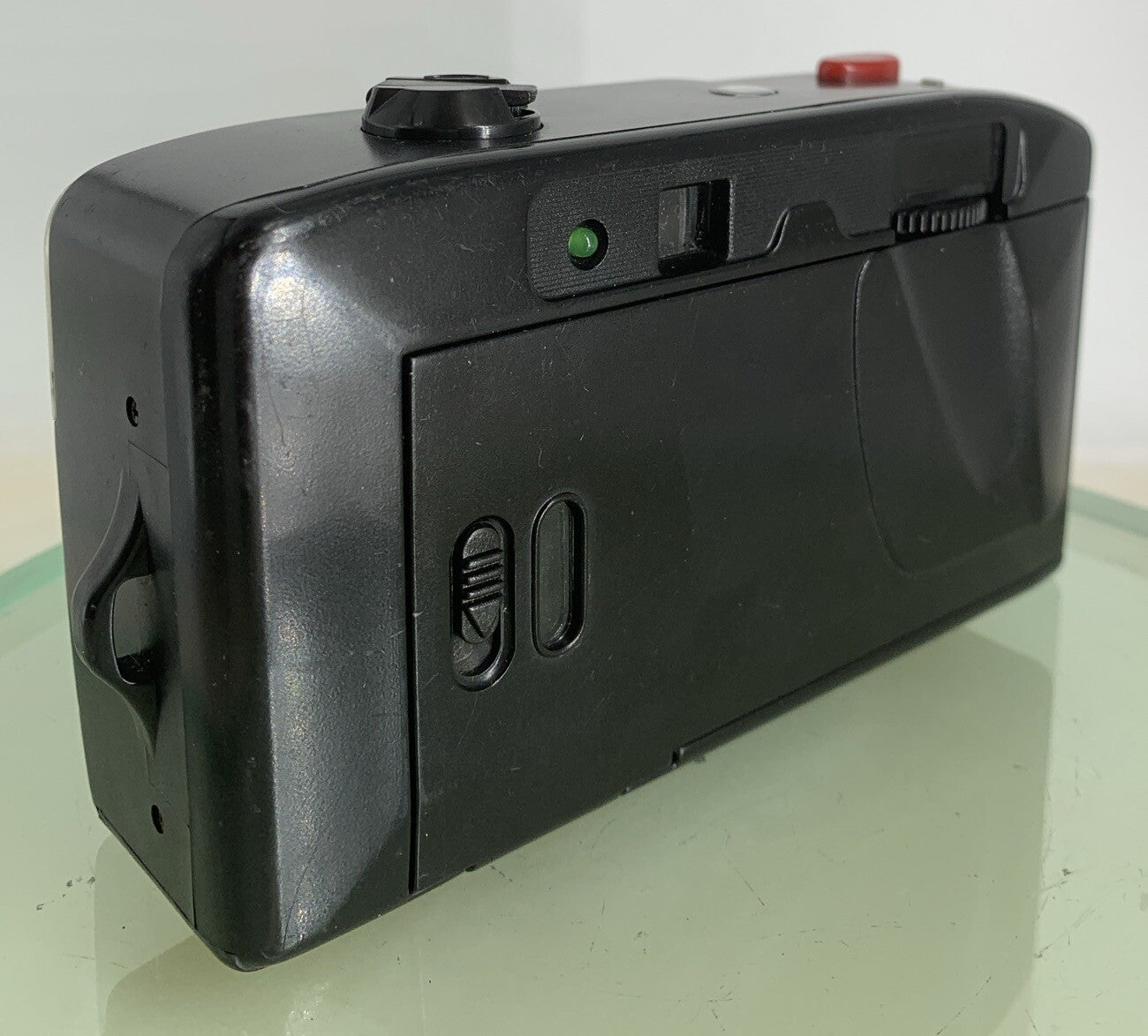 NIKKEI SK-105 POINT AND SHOOT FILM CAMERA BLACK NO CHARGER TESTED - 5814