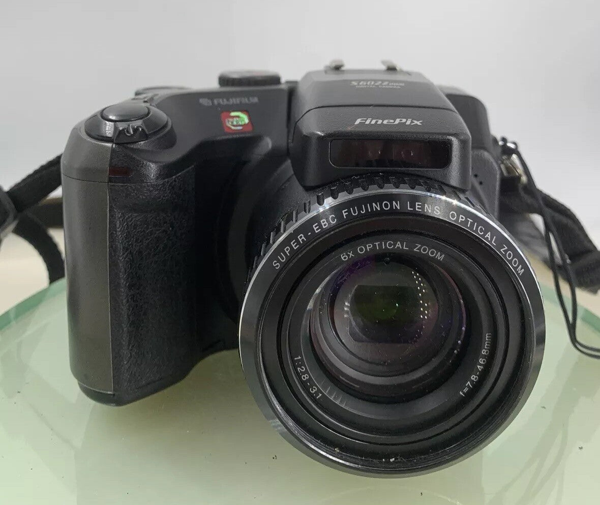 FujiFilm FinePix S602 Z 3.1MP SLR Digital Camera BLACK 16MB CARD TESTED - 1441