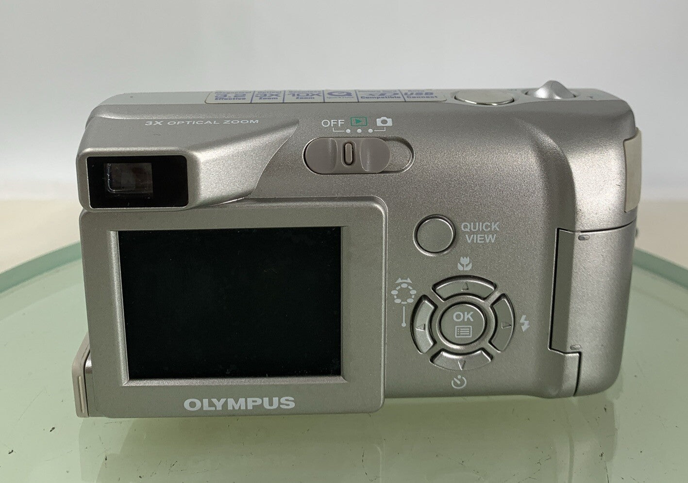 Olympus Digital Camera Camedia D-540 Zoom 3.2MP SILVER NO CHARGER TESTED - 2415