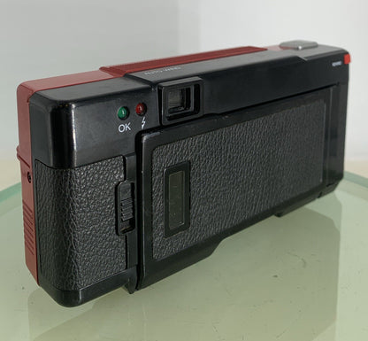 Halina Speedy 33 CAMERA RED POINT AND SHOOT CAMERA GOOD CONDITION TESTED - 8404