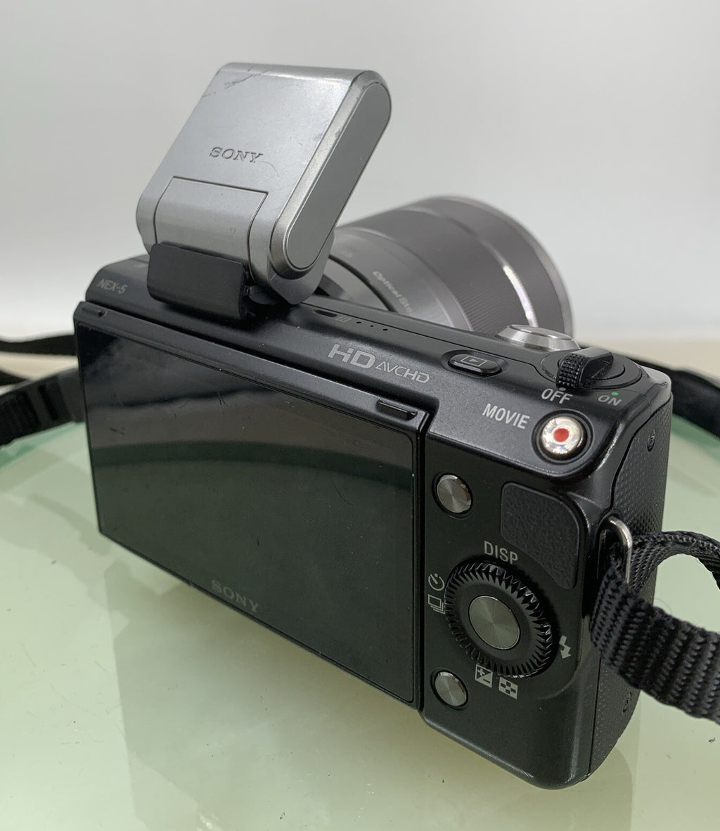 Sony Nex-5 14.2MP CAMERA 18-55mm Lens SILVER+CHARGER+WIRE+8GB CARD TESTED - 4756
