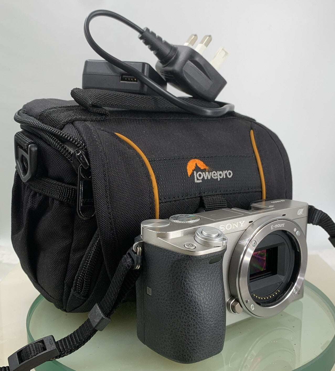 SONY APLHA A6000 GREY WITH CHARGER + COVER + WIRE PERFECTLY TESTED - 3710