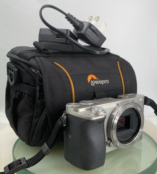 SONY APLHA A6000 GREY WITH CHARGER + COVER + WIRE PERFECTLY TESTED - 3710