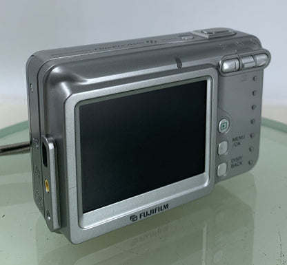 Fujifilm Finepix A600 Digital Camera SILVER NO CARD NO CHARGER  TESTED - 5654