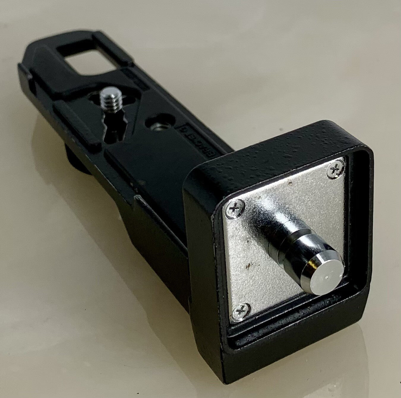 Canon Flashes G533 & G577 Horizontal One-Touch Bracket G + Good Condition - 5212