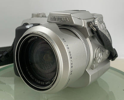 Konica MINOLTA DiMAGE 7i 5.0 MP DIGITAL CAMERA SILVER NO CARD TESTED - 6412