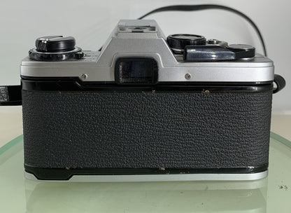 Olympus OM10 35mm SLR Film Camera + Vivitar 24mm 1:2.8 MC  Lens/ WORKING #2125