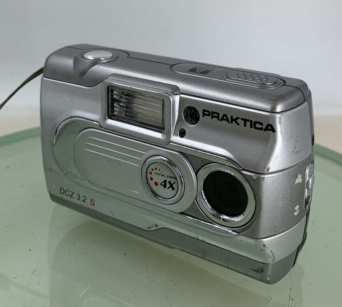 Praktica DCZ 3.2S 3.0MP Compact Digital Camera SILVER 16MB CARD TESTED - 4422