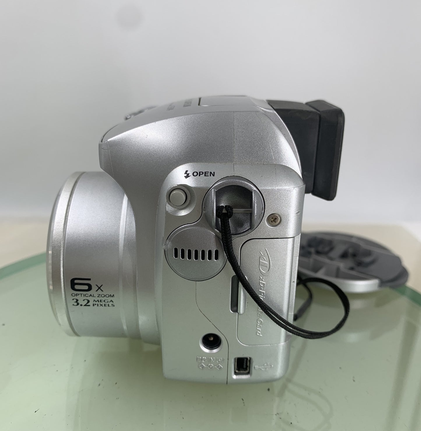 Fujifilm FinePix S304 3.2MP Digital Camera - Silver GOOD CONDITION, TESTED-7803