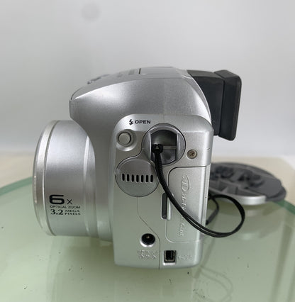 Fujifilm FinePix S304 3.2MP Digital Camera - Silver GOOD CONDITION, TESTED-7803
