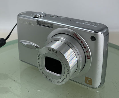 Panasonic Lumix DMC-FX01 6mp Digital Camera SILVER +CHARGER +COVER TESTED - 3202