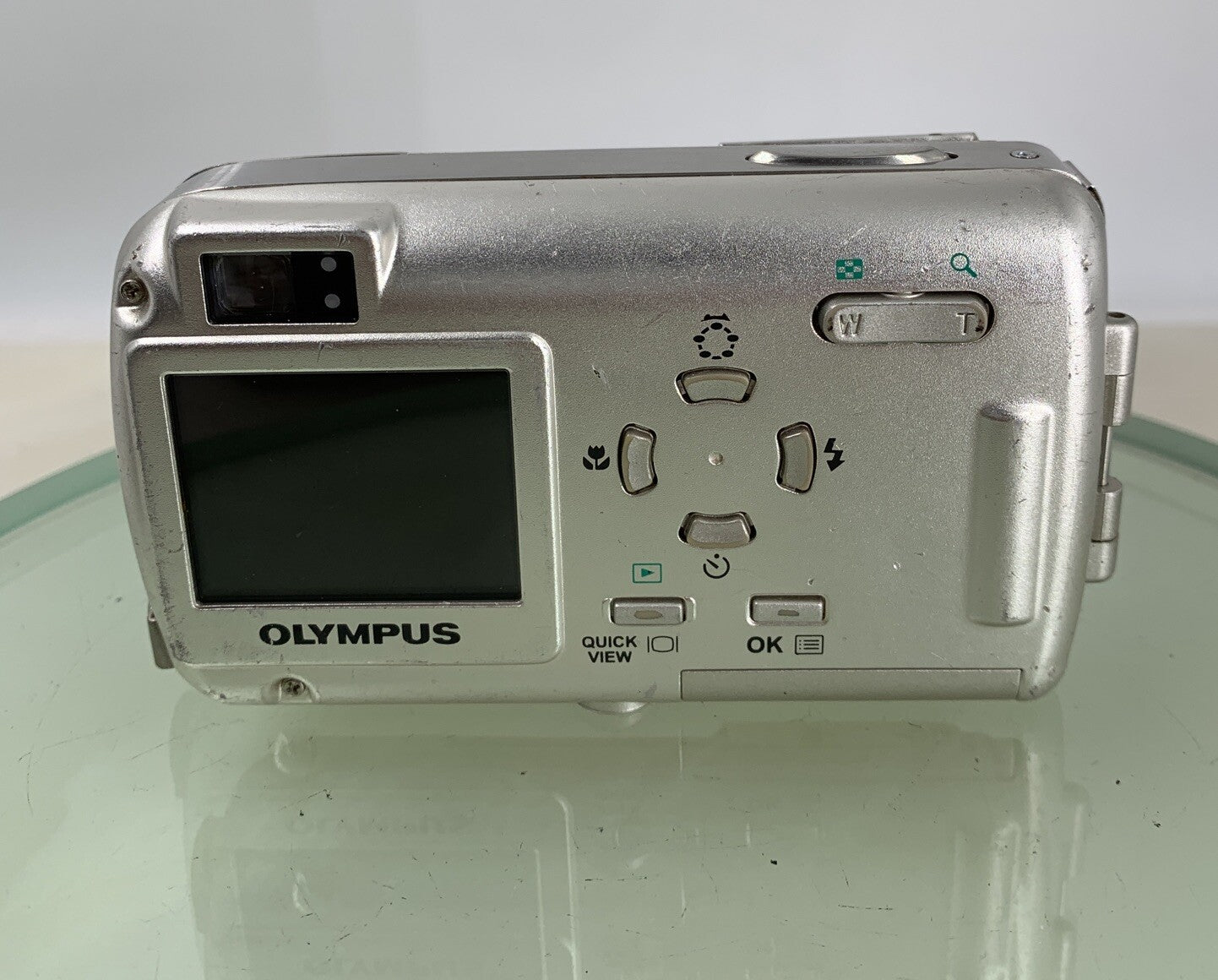 Olympus U MJU 400 COMPACT DIGITAL CAMERA WITH CHARGER SILVER  TESTED - 8994