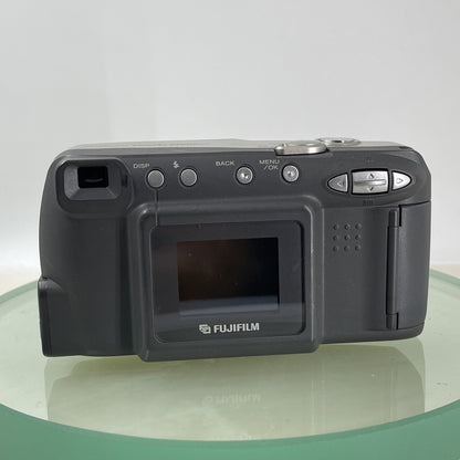 Fujifilm FinePix 2400 Zoom 2.1MP Compact Digital Camera Silver Tested #3224