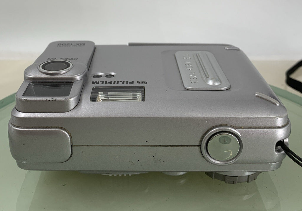 Fujifilm Digital Camera MX-1200 1.3MP 128 MB CARD NO CHARGER SIIVER TESTED - 6537
