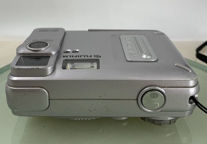 Fujifilm Digital Camera MX-1200 1.3MP 128 MB CARD NO CHARGER SIIVER TESTED - 6537