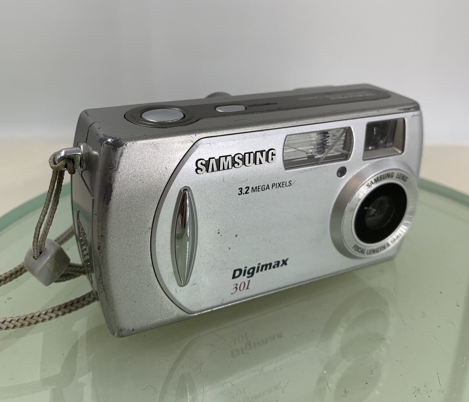 Samsung COMPACT DIGITAL CAMERA Digimax 301 3.2MP Silver-Tested - 5950