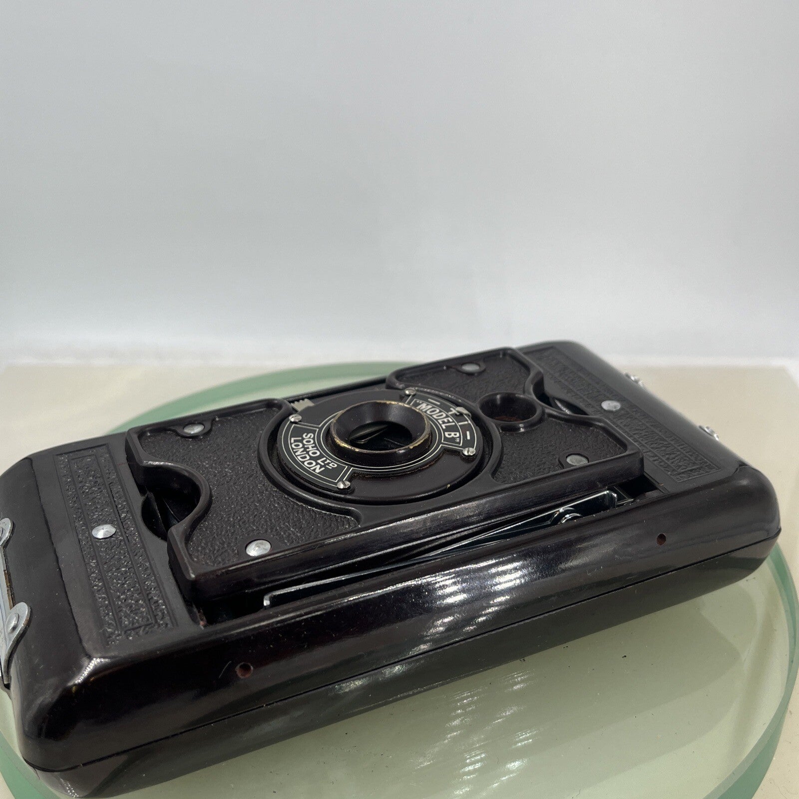 Soho Model B Folding Camera, c1934, Bakelite body with original case, TESTED#4391