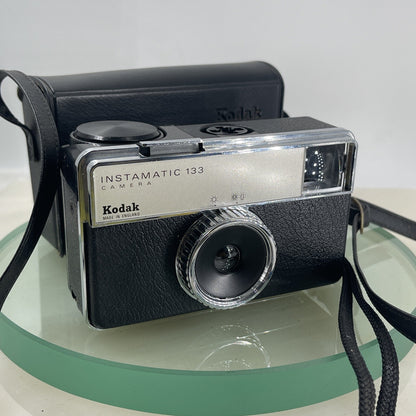 Kodak Instamatic 133 Camera With Leather Case - Very Good Condition #6940