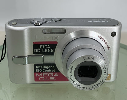 Panasonic LUMIX DMC-FX10 COMPACT DIGITAL CAMERA SILVER + CHARGER TESTED - 221