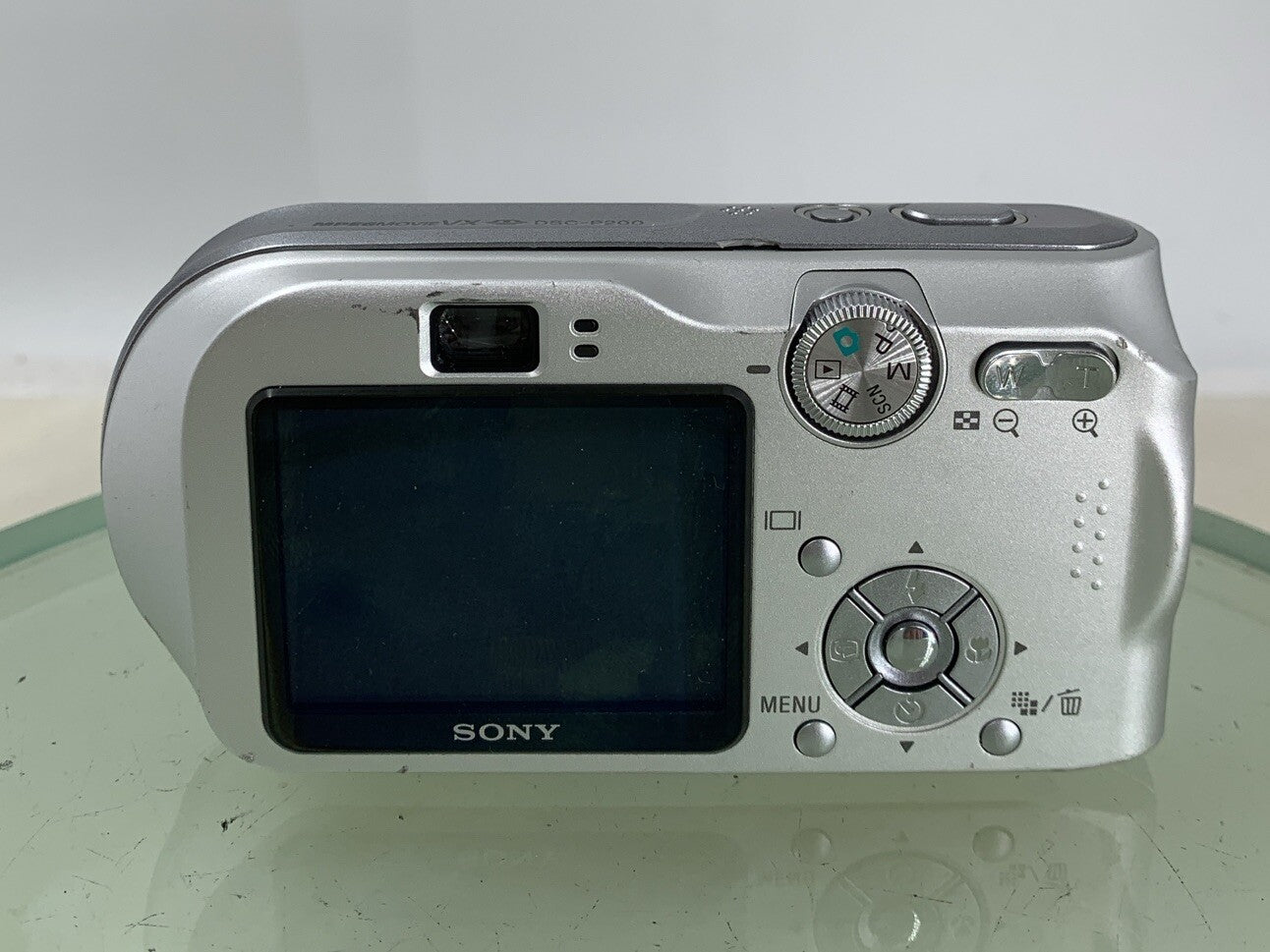 Sony Cyber-Shot DSC-P200 7.2MP Digital Camera SILVER + CHARGER TESTED - 245
